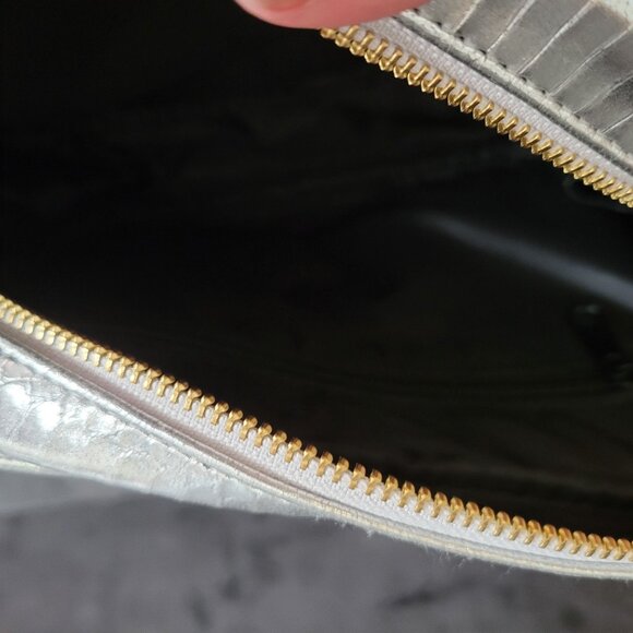 Victorias Secret Silver Faux Snakeskin Crossbody Bag With Gold Chain & Zipper - Picture 5 of 11